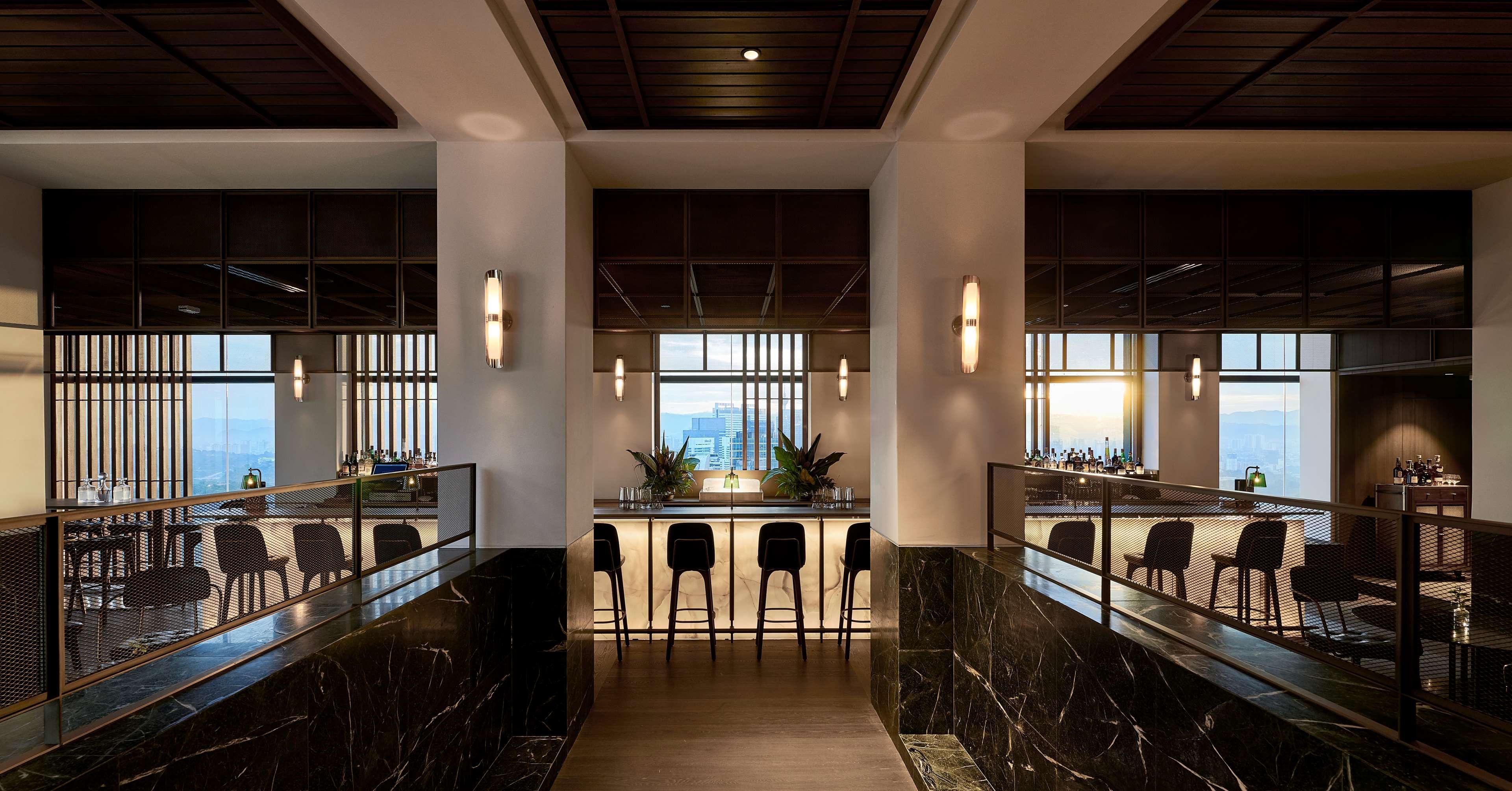 فندق أليلا بانجسار كوالا لمبور كوالالمبور المظهر الخارجي الصورة The bar at the 19th floor