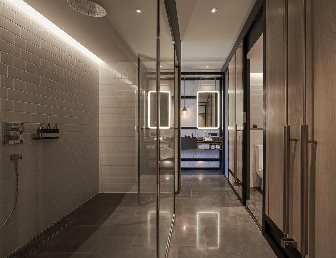 فندق أليلا بانجسار كوالا لمبور كوالالمبور المظهر الخارجي الصورة The changing rooms at the London Aquatics Centre