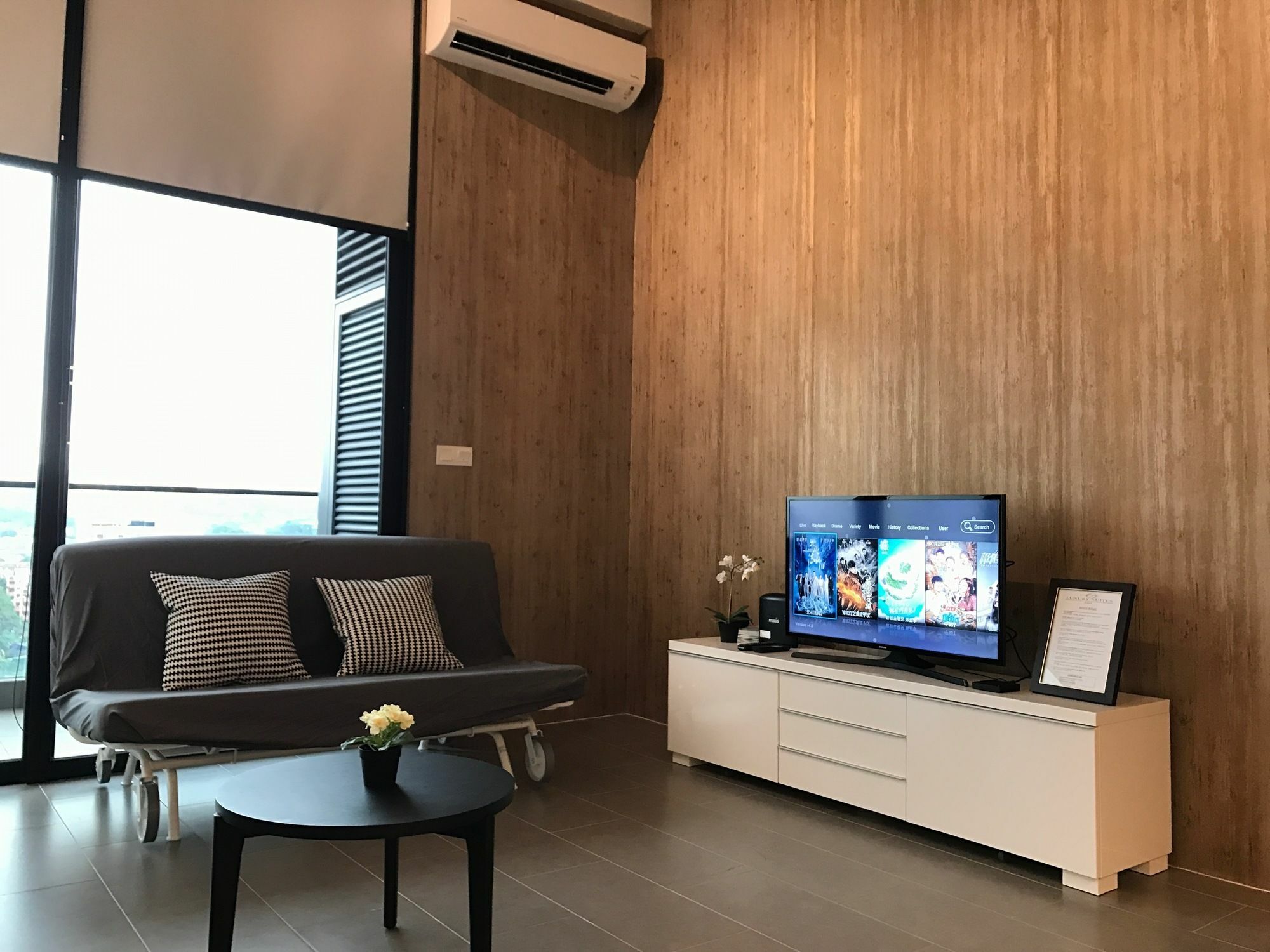 فندق أليلا بانجسار كوالا لمبور كوالالمبور المظهر الخارجي الصورة A living room with a television
